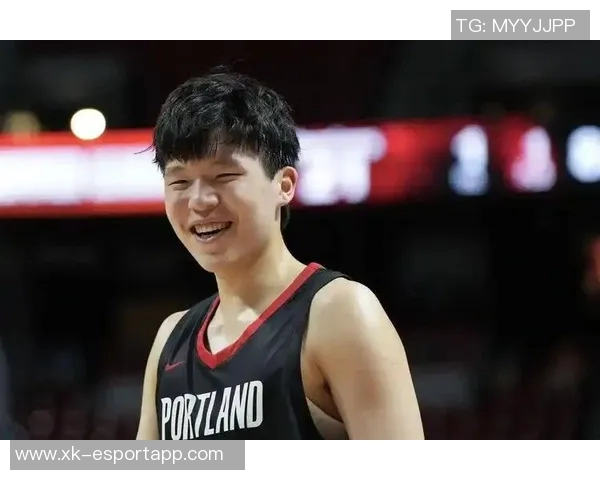 开拓者媒体人杨瀚森强调合理进攻策略避免三分盲投与失误